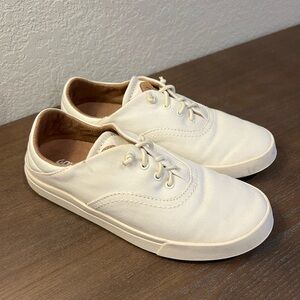 Olukai off white lace sneakers shoes size US W6